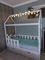 Кровать-домик из массива сосны "Киндер Люкс" с ящиками 160х80 — изображение 14