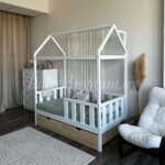 Кровать-домик из массива сосны(белый) "Киндер Люкс" с ящиками(лак) 160х80 — изображение 6