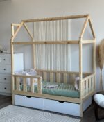 Кровать-домик из массива сосны(лак) "Киндер Люкс" с ящиками(белый) 160х80 — изображение 4