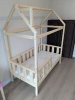 Кровать-домик из массива сосны "Киндер Люкс" 160х80(лак) — изображение 10