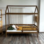 Кровать-домик "Альф со съемной крышей "(антик) 80х180, 90x200 (массив сосны)