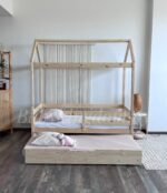 Кровать-домик "Альф со съемной крышей " 80х180, 90x200 (бесцветный лак)с Выкатным спальным местом — изображение 6