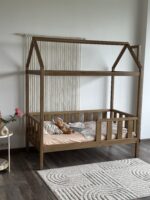 Кровать-домик из массива сосны "Киндер Люкс" 160х80(Антик)