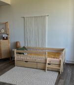 Односпальная кровать "Эрни Литтл" 70x140, 80×160,80×180,90×200 (с лесенкой и ящиками)(лак) — изображение 2