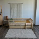 Односпальная кровать "Эрни Литтл" 70x140, 80×160,80×180,90×200 (с лесенкой и ящиками)(лак) — изображение 3