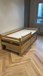 Кровать ROSTIK из березовой фанеры с ящиками и бортиком (бесцветный лак) — изображение 11