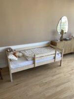 Кровать ROSTIK из березовой фанеры c бортиком (лак)  (Без ЯЩИКОВ )