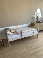 Кровать ROSTIK из березовой фанеры c бортиком (лак)  (Без ЯЩИКОВ ) — изображение 6