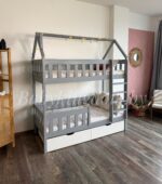 Двухъярусная кровать "Грейси  Домик "из массива сосны с ящиками (серый цвет + белый цвет) — изображение 2