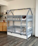 Двухъярусная кровать "Грейси  Домик "из массива сосны с ящиками (серый цвет + белый цвет) — изображение 4