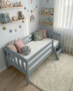 Односпальная кровать «Эрни Литтл» из массива сосны 70x140,80×160,80×180,90×200 (с лесенкой) (серый) — изображение 3